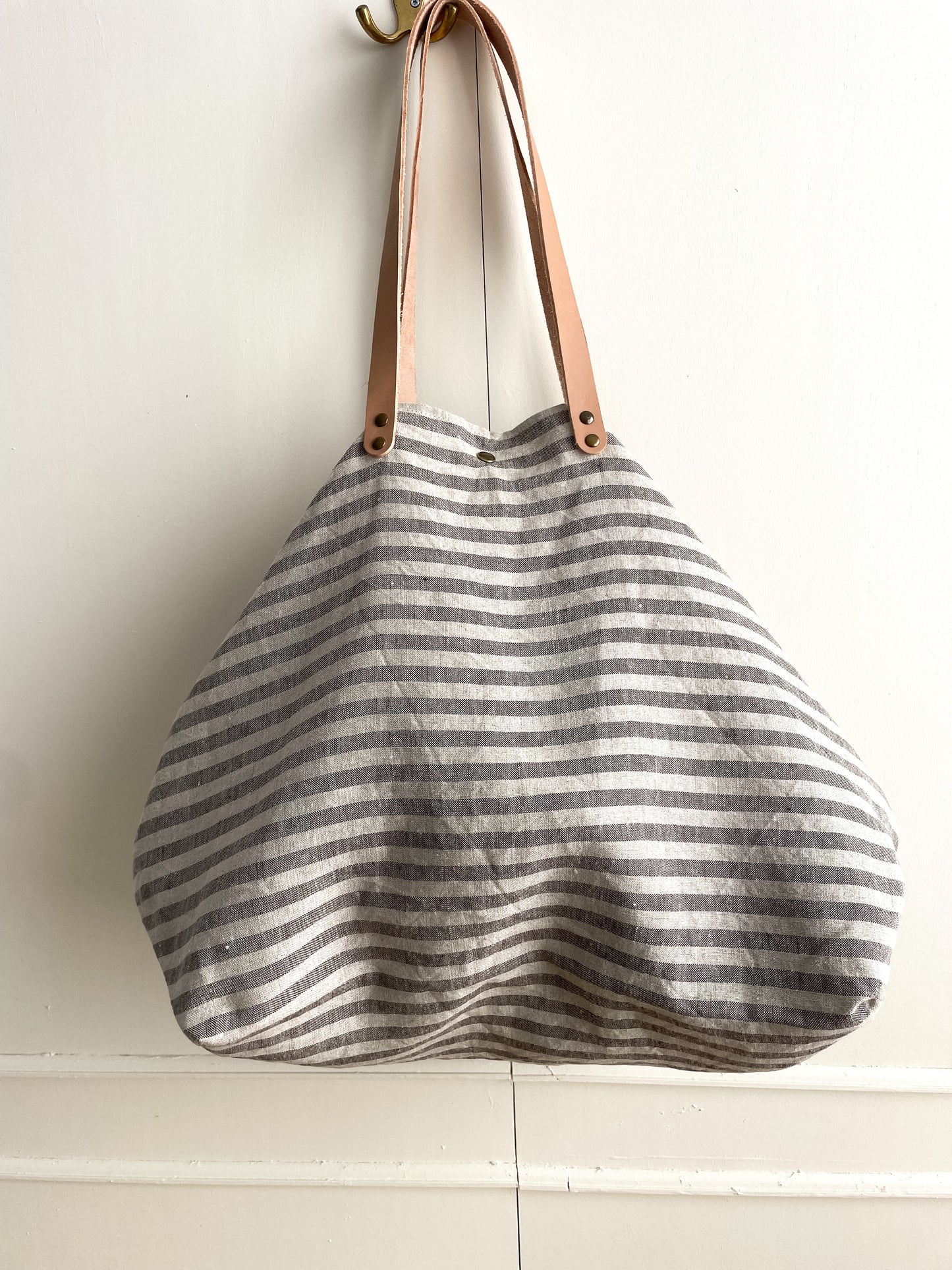 MIDI bag: stripes in natural, leather handles