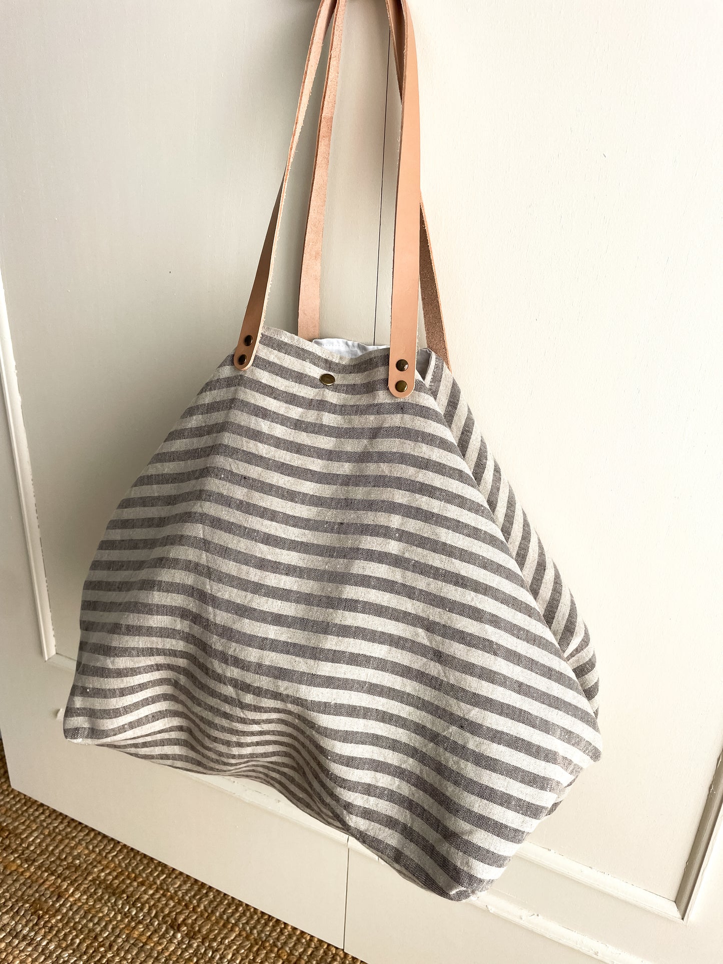 MIDI bag: stripes in natural, leather handles