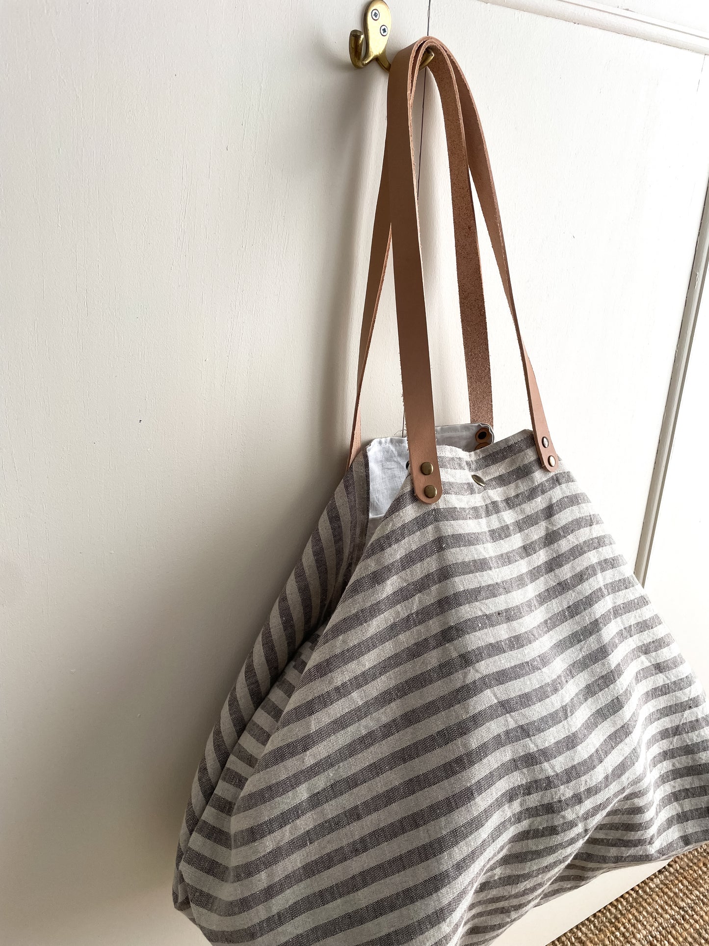 MIDI bag: stripes in natural, leather handles