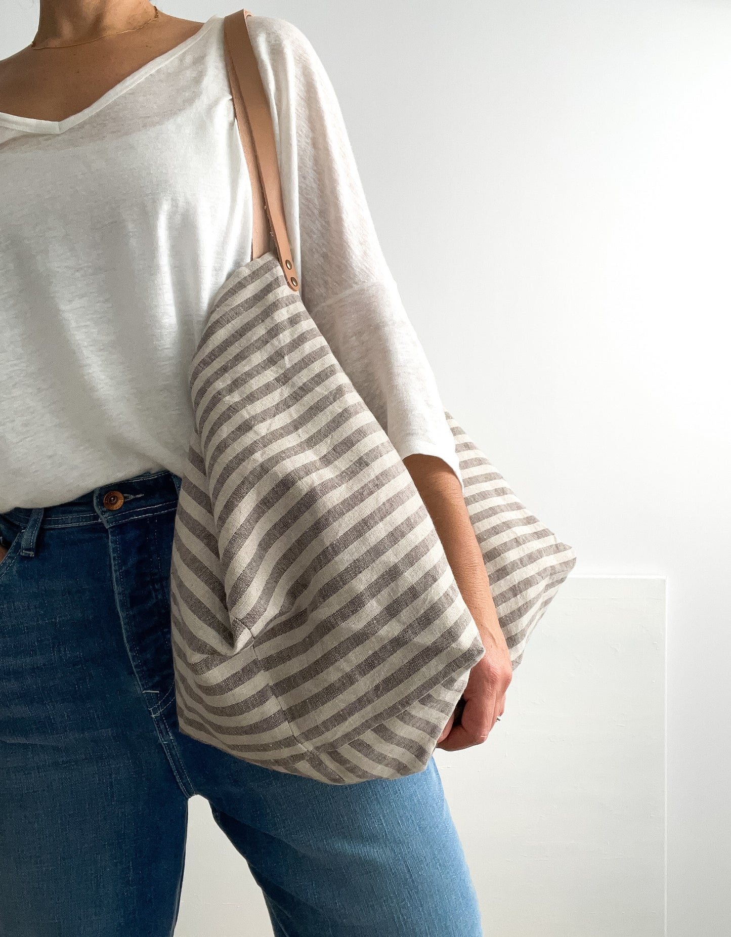 MIDI bag: stripes in natural, leather handles