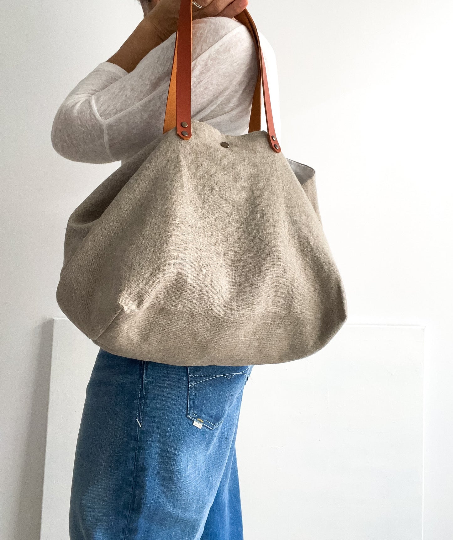 PETITE bag: natural with leather handles