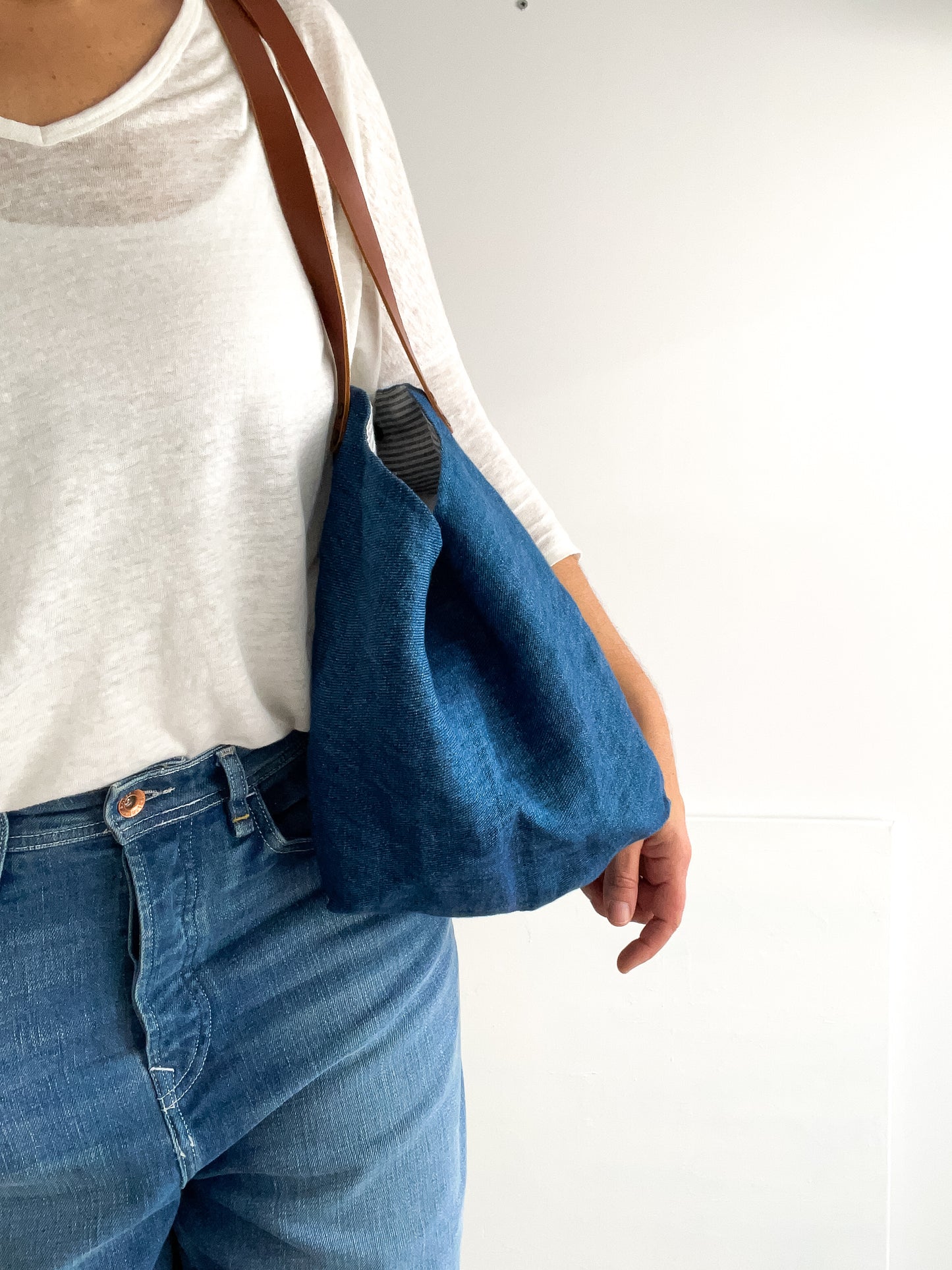 PETITE bag: indigo with leather handles