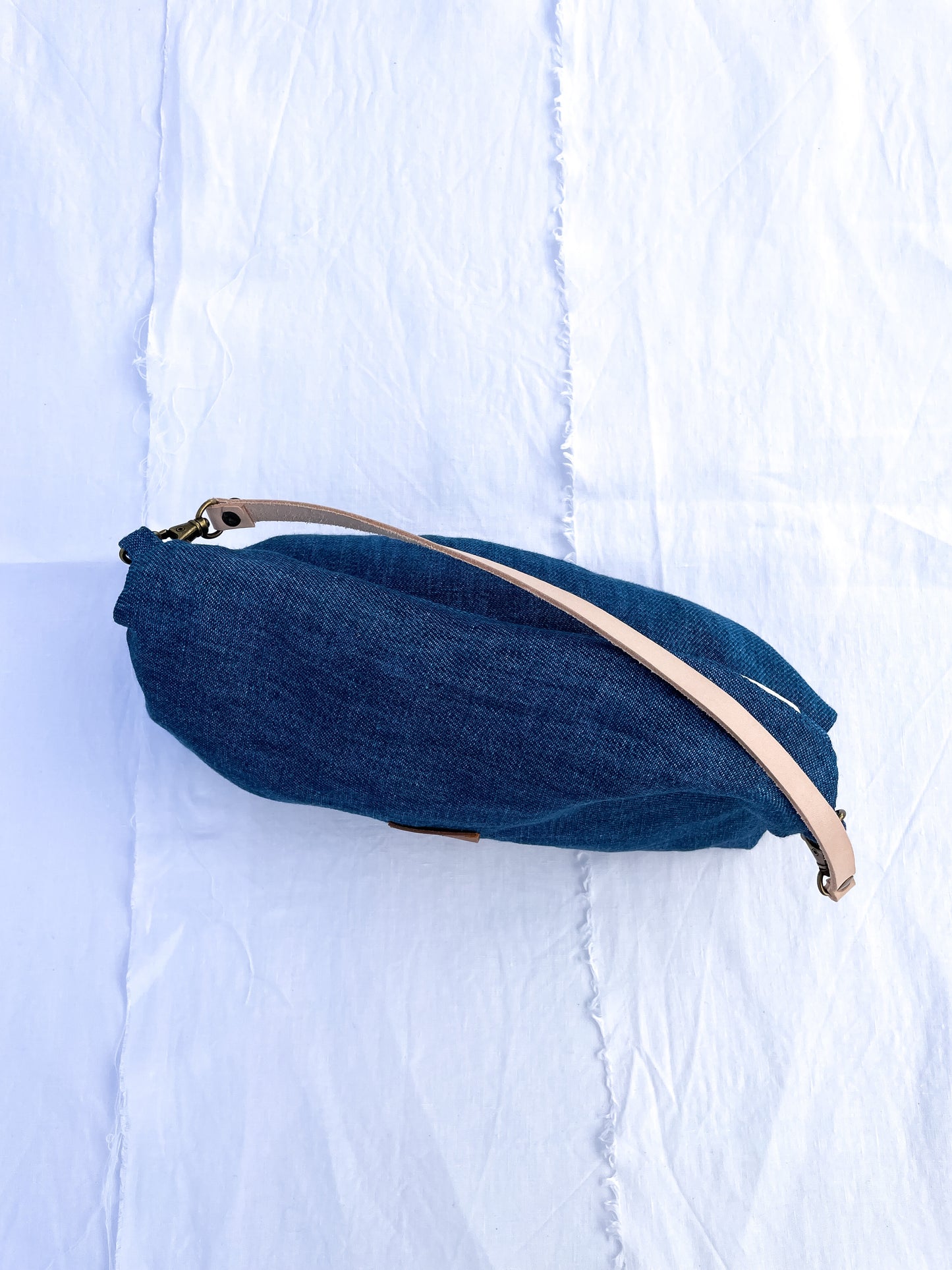 Slouchy pouch: indigo