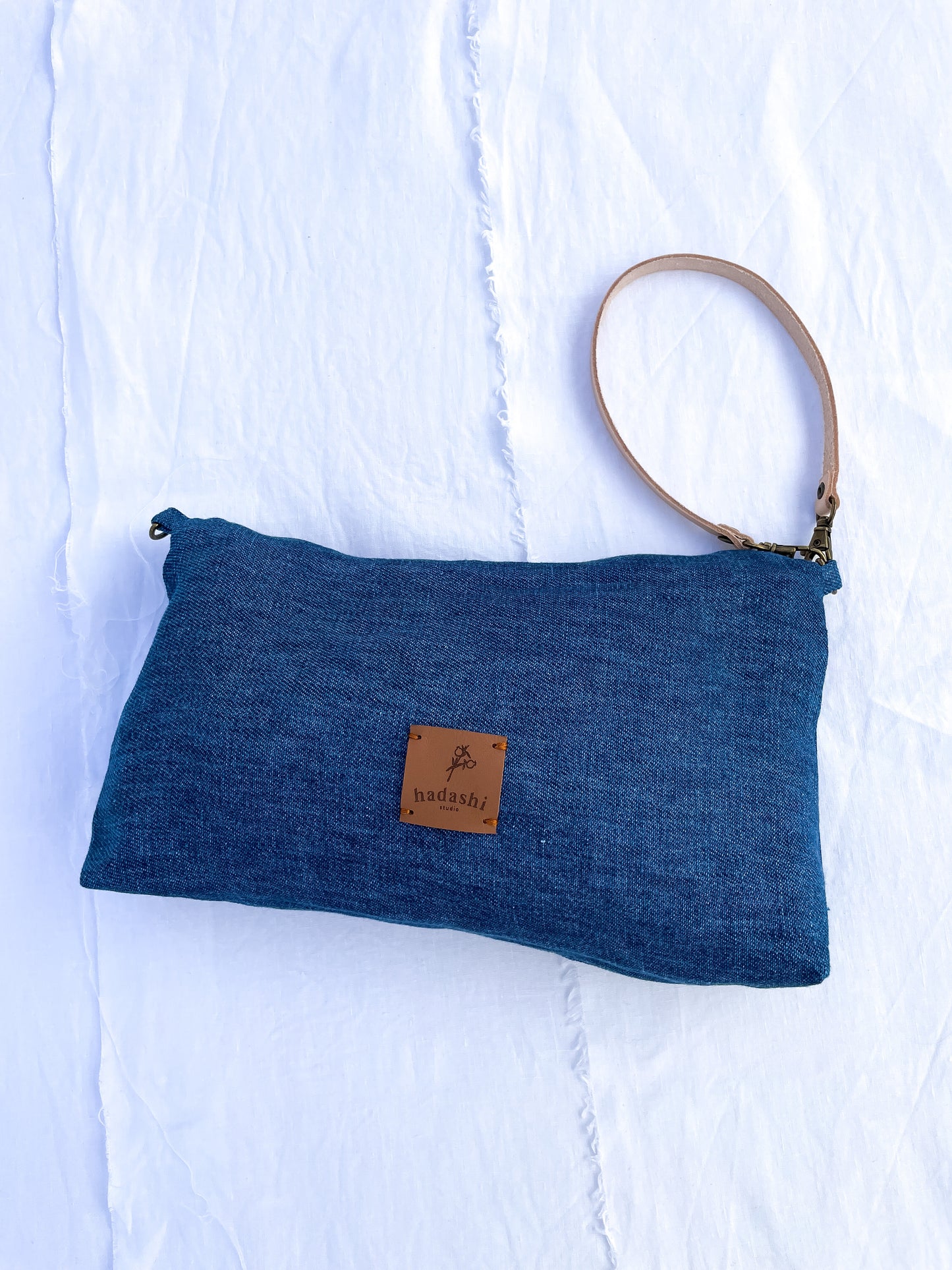 Slouchy pouch: indigo