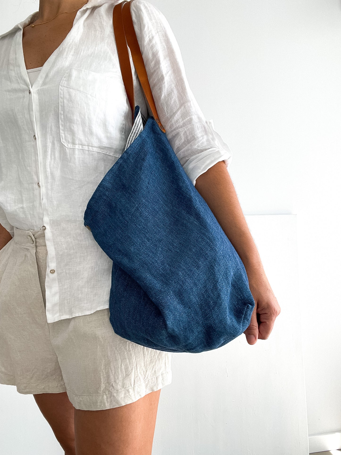 MIDI bag: indigo, leather handles